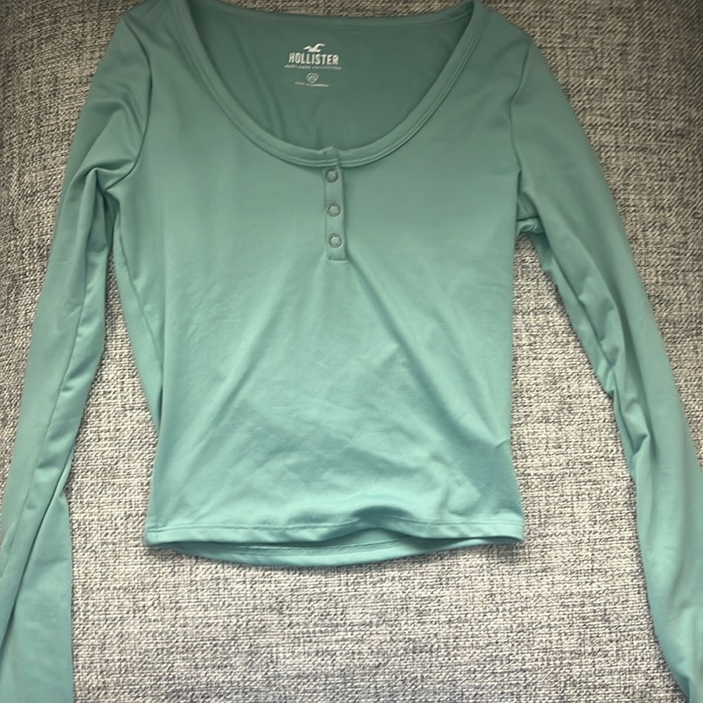 Hollister green long sleeve top size xs